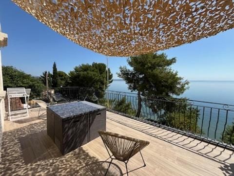 Appartement T4 terrasse et vue Apartment in Provence-Alpes-Côte d'Azur