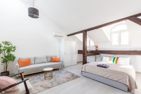 Bed, Living room, Photo of the whole room, Seating area, Bedroom