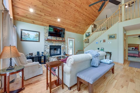 Marble Mountainside Escape with Wraparound Deck House in Tennessee