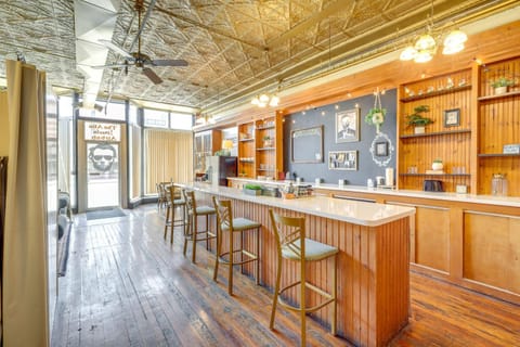 Cozy Abode in Historic Yankton - Heart of the City Apartment in Yankton