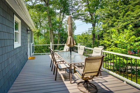 Monterey Haven Less Than half Mi to Lake Garfield with Kayaks House in Sandisfield