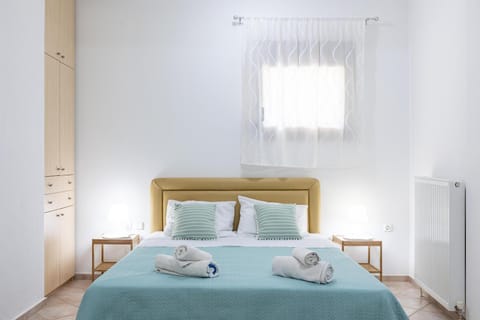 Bed, Photo of the whole room, Bedroom, towels, wardrobe