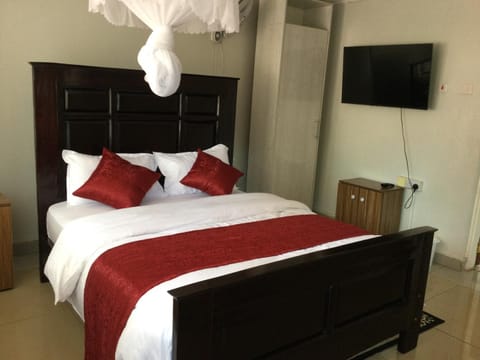 Bed, TV and multimedia, Photo of the whole room