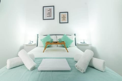 Modern & Stylish flat for friends & couples Apartment in Heraklion