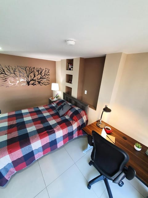 Bed, Photo of the whole room, Seating area, Bedroom