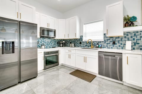 South Padre Island Retreat Private Pool! House in South Padre Island