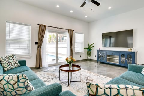 South Padre Island Retreat Private Pool! House in South Padre Island