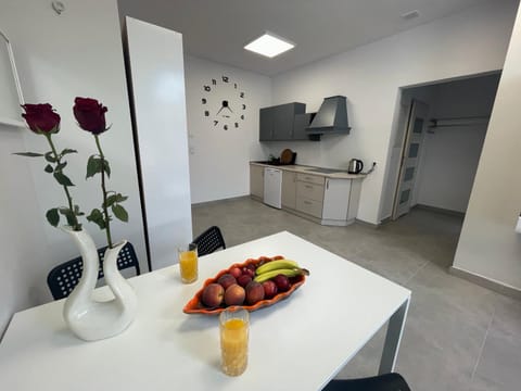 Apartament I w Centrum - Winda - 50 metrów od Starego Rynku Apartment in Pomeranian Voivodeship