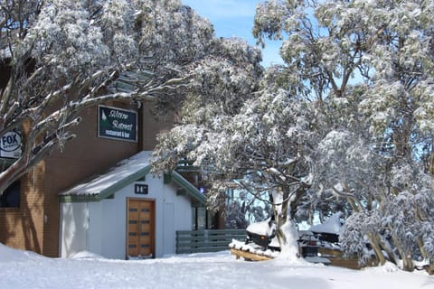 Facade/entrance, Winter, Lounge or bar