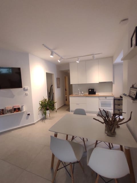 TV and multimedia, Kitchen or kitchenette, Dining area, pet friendly, stove