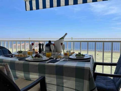 Property building, View (from property/room), Balcony/Terrace, Sea view