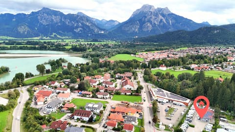Nearby landmark, Lake view, Mountain view, Shopping Area