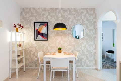 Decorative detail, Dining area