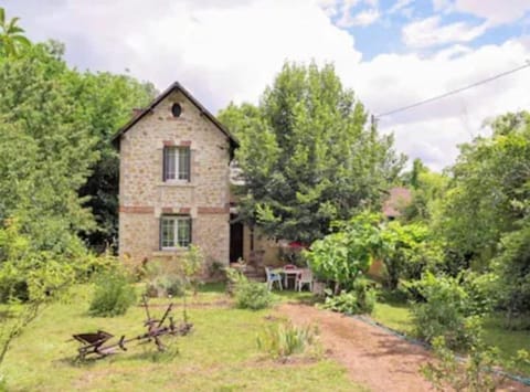 Facade/entrance, Garden