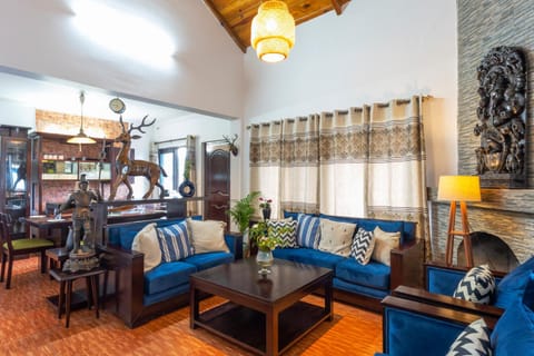 Communal lounge/ TV room, Living room, Seating area