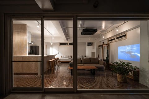 Bed, TV and multimedia, Living room, Dining area