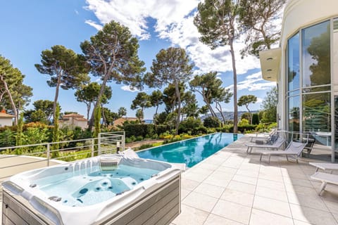 Patio, Garden, Hot Tub, Hot Tub, Garden view, Pool view, Swimming pool, sunbed