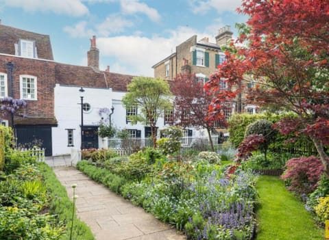 Property building, Garden, Garden view