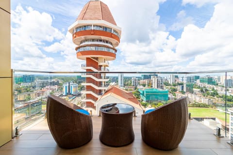 View (from property/room), Balcony/Terrace, City view, furniture