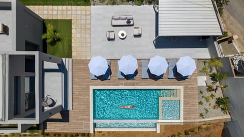 Property building, Day, Bird's eye view, Pool view, Swimming pool, sunbed