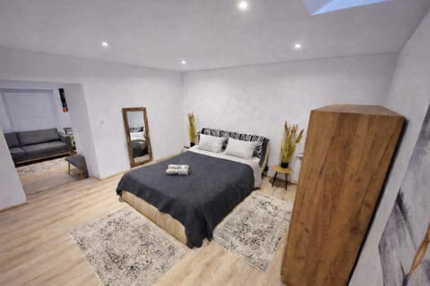 Bed, Photo of the whole room, Bedroom, wardrobe