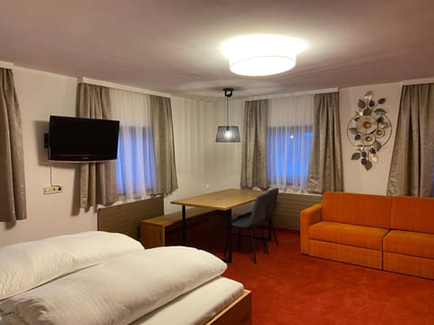 Living room, Photo of the whole room, Dining area