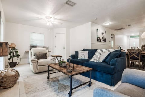 Catch the Breeze on Crystal Beach House in Crystal Beach