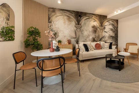 Living room, Seating area, Dining area