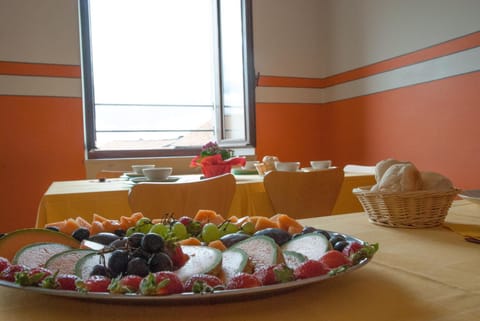 Buffet breakfast, Italian breakfast