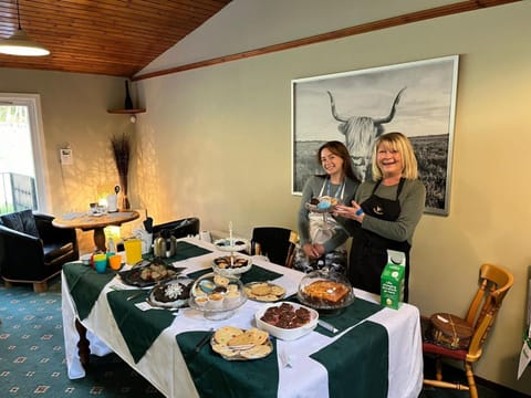 Coffee/tea facilities, Food and drinks, Breakfast, Drinks