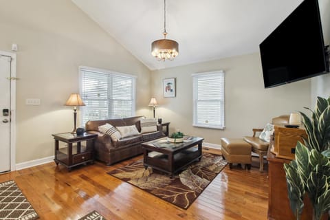 Savannah Home with Patio and Grill about 2 Mi to Downtown House in Savannah