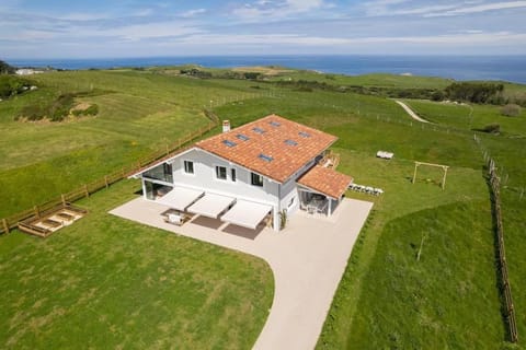 Property building, Natural landscape, Bird's eye view, Beach, Beach, Sea view