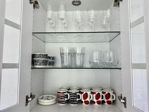 2 br apartment w/ balcony, wifi, parking Apartment in Uusimaa