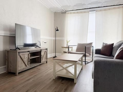 Cherry Street Retreat Apartment in Evansville