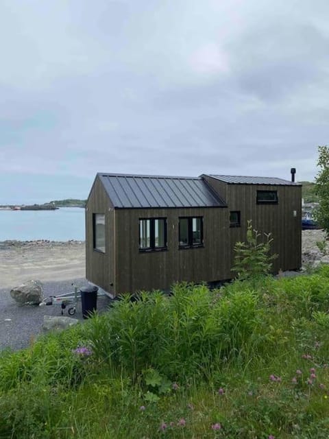 Moderne minihus ved havet Apartment in Lofoten