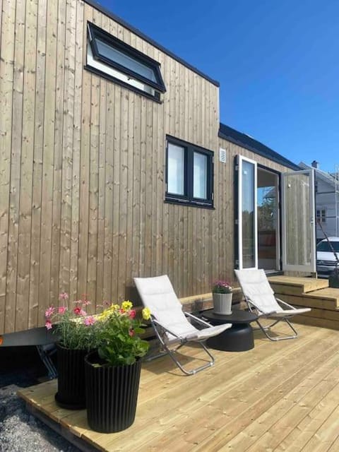 Moderne minihus ved havet Apartment in Lofoten