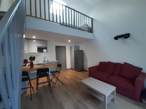 Kitchen or kitchenette, Living room