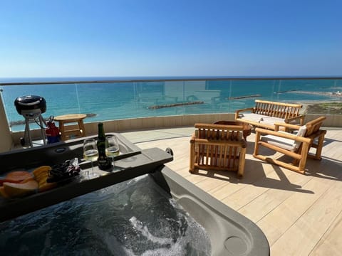 View (from property/room), Balcony/Terrace, Sea view