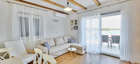 Captain's House Primošten - feel the sea Apartment in Šibenik-Knin County, Croatia