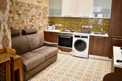 Kitchen or kitchenette, Living room, pet friendly