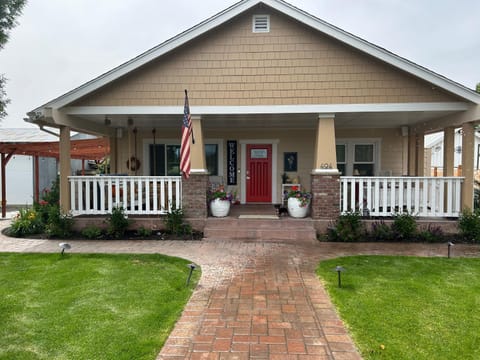 We put the ‘Fun’ in your stay! Vacation rental in College Place