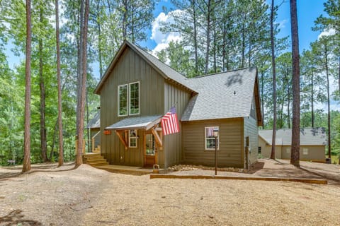 Charming Eclectic Vacation Rental with Beach Access! House in Lake Martin