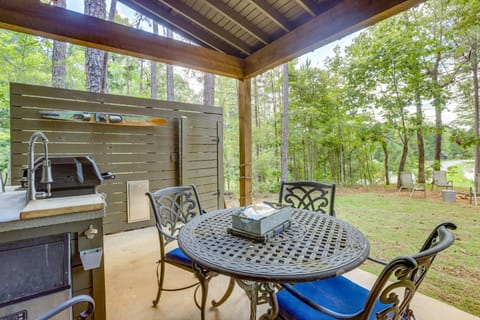 Charming Eclectic Vacation Rental with Beach Access! House in Lake Martin
