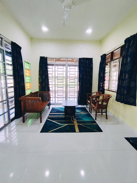Living room, Seating area, fireplace