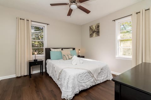 Dual-Family Retreat Sunlit Haven House in Phenix City