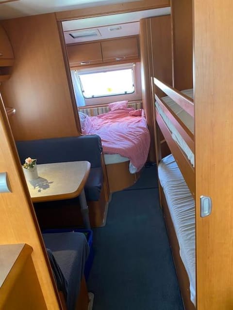 ***** Camping Aufenfeld - Sonnenglückhütte Apartment in Tyrol