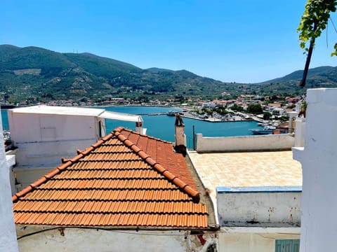 Mountain view, Sea view