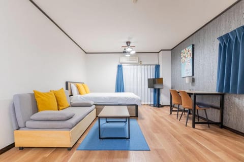Bed, Living room