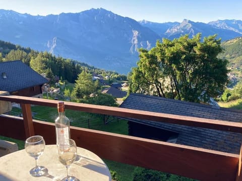 Balcony/Terrace, Mountain view