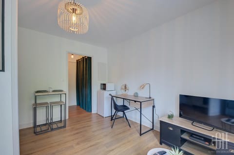 TV and multimedia, Living room, Dining area